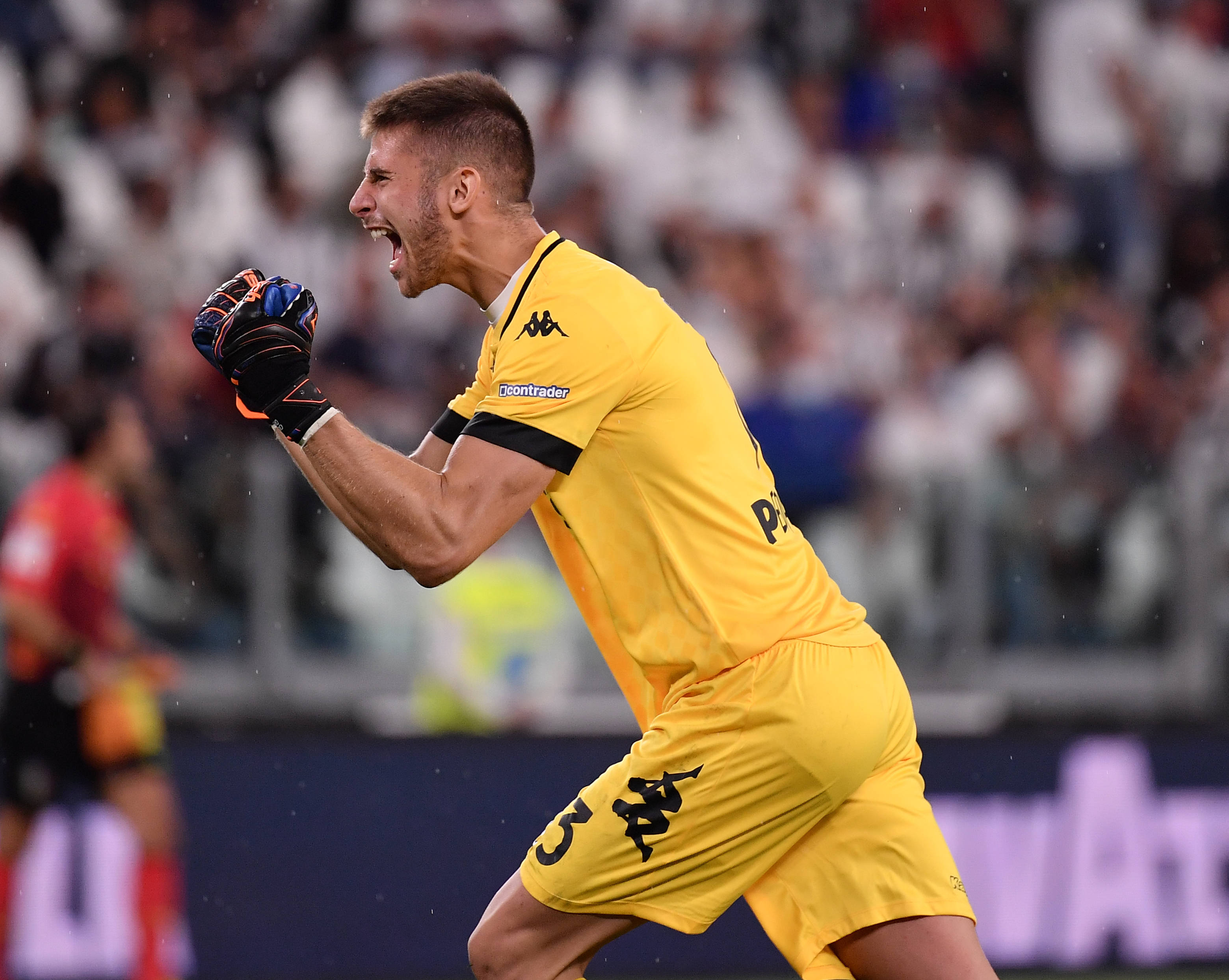 年轻球员安 年轻球员安