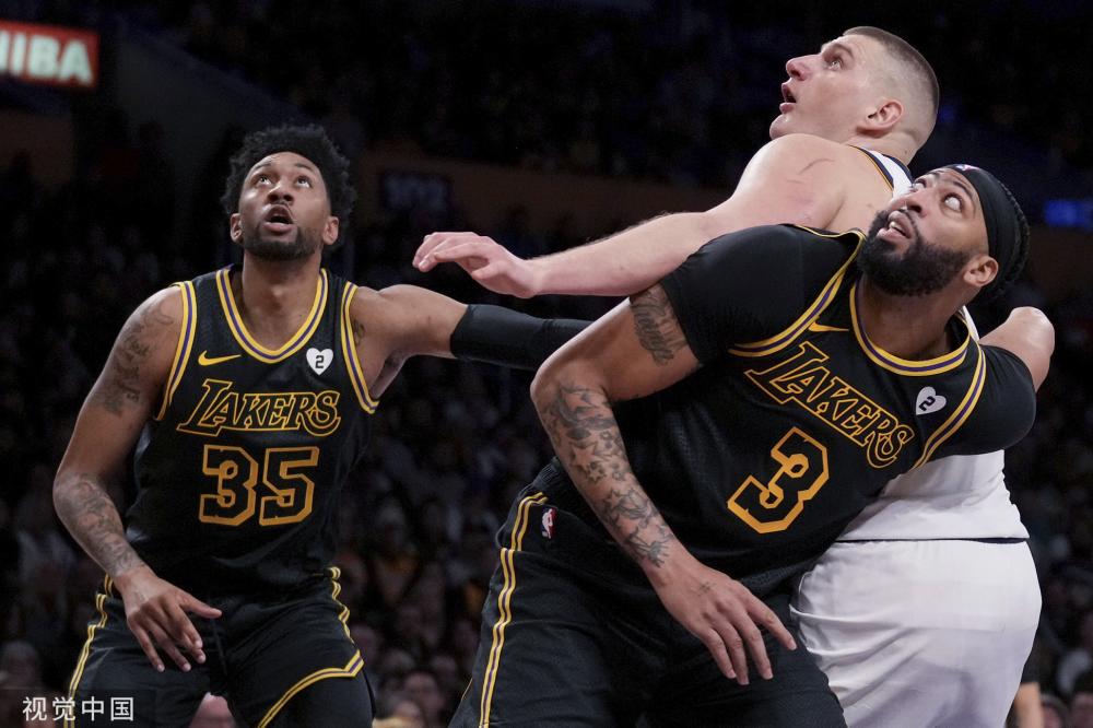 艳的表现震 艳的表现震