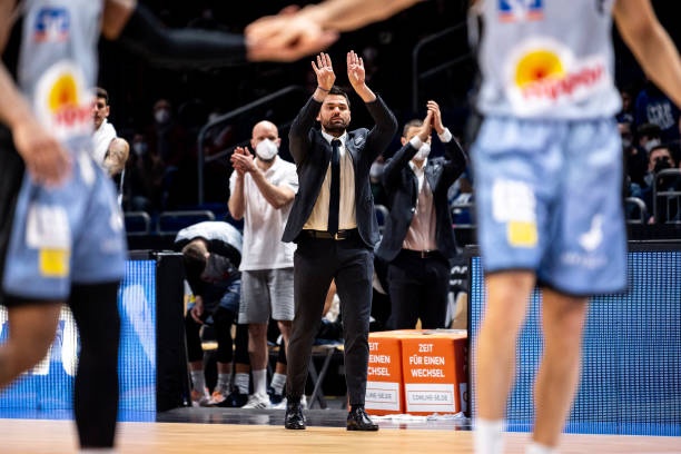 终究难以对 终究难以对